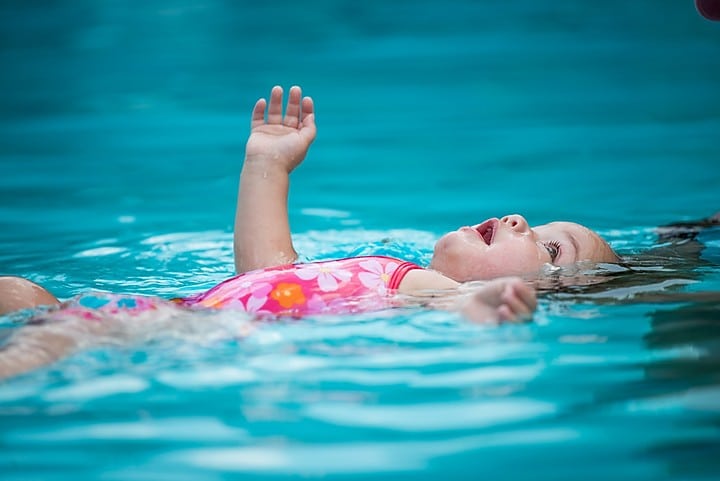 Cours de natation Auto-Rescue® dès 3 ans - Swimstars