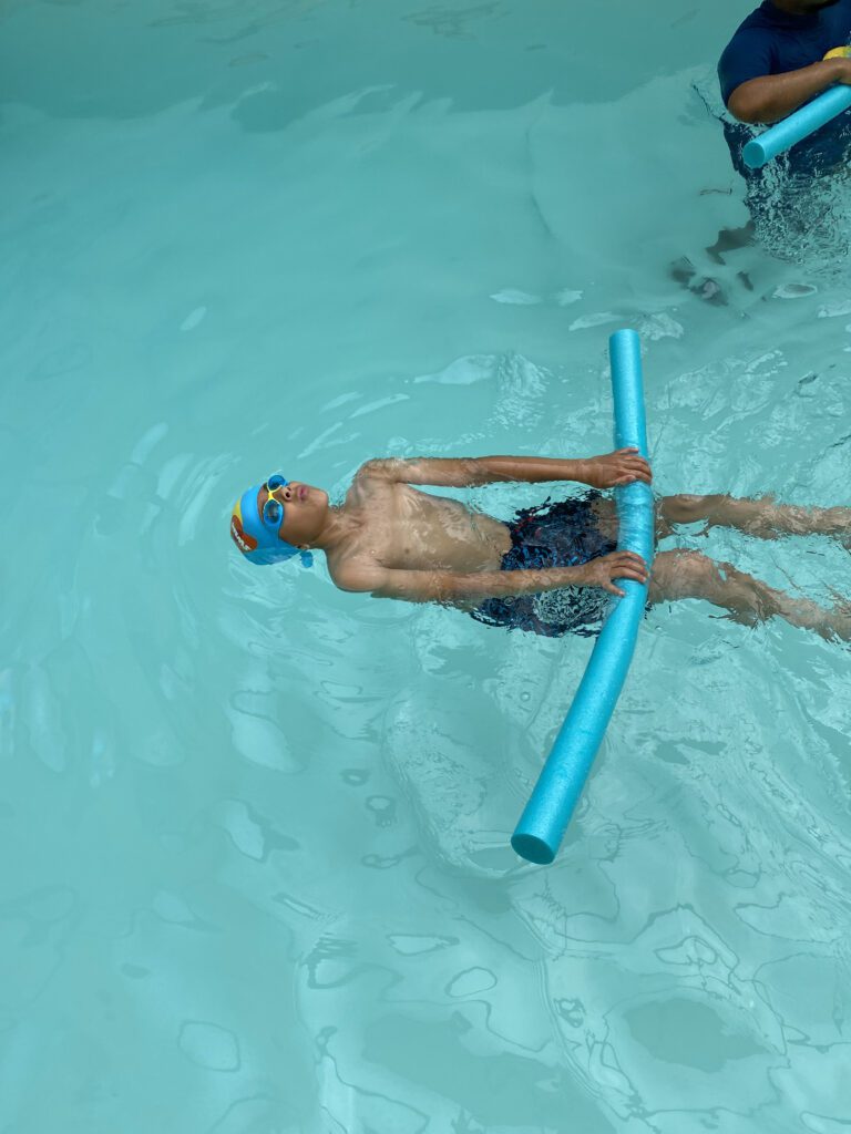 Coach de natation qualifié à La Ferté-Gaucher dans le 77.